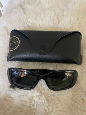 Ray-Ban Black Sunglasses with Case